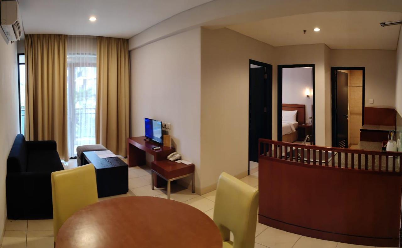 Grand Kuta Hotel And Residence Legian Esterno foto