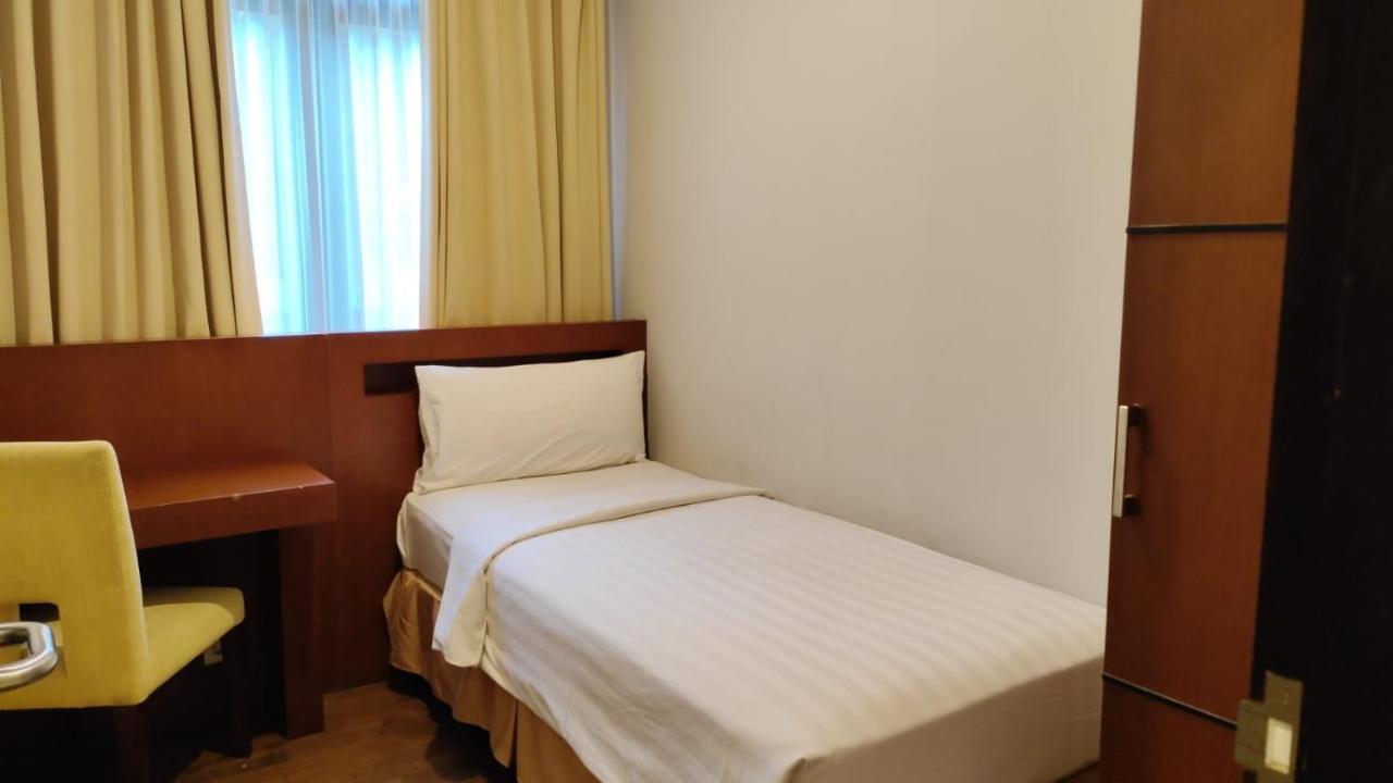 Grand Kuta Hotel And Residence Legian Esterno foto