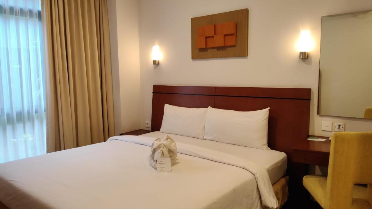 Grand Kuta Hotel And Residence Legian Esterno foto