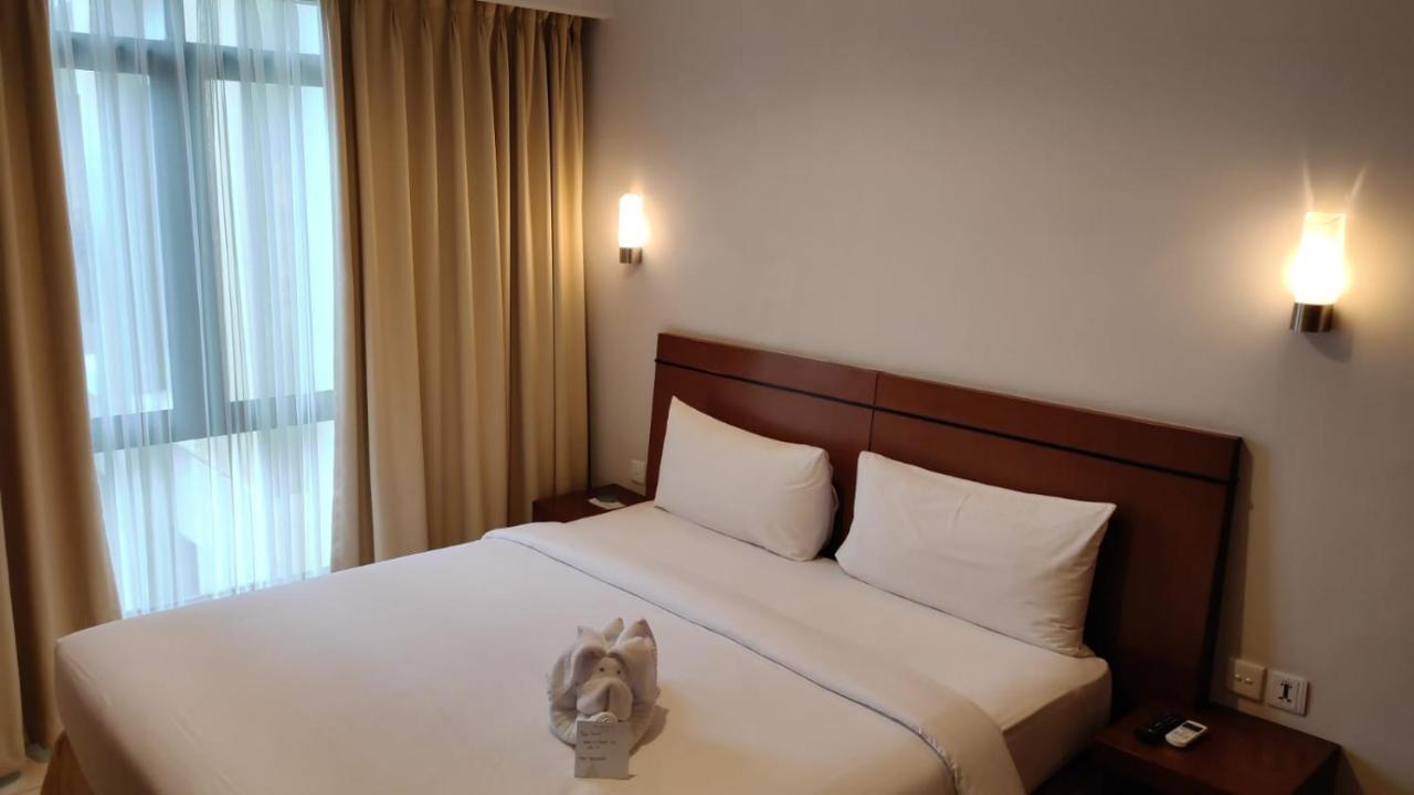 Grand Kuta Hotel And Residence Legian Esterno foto