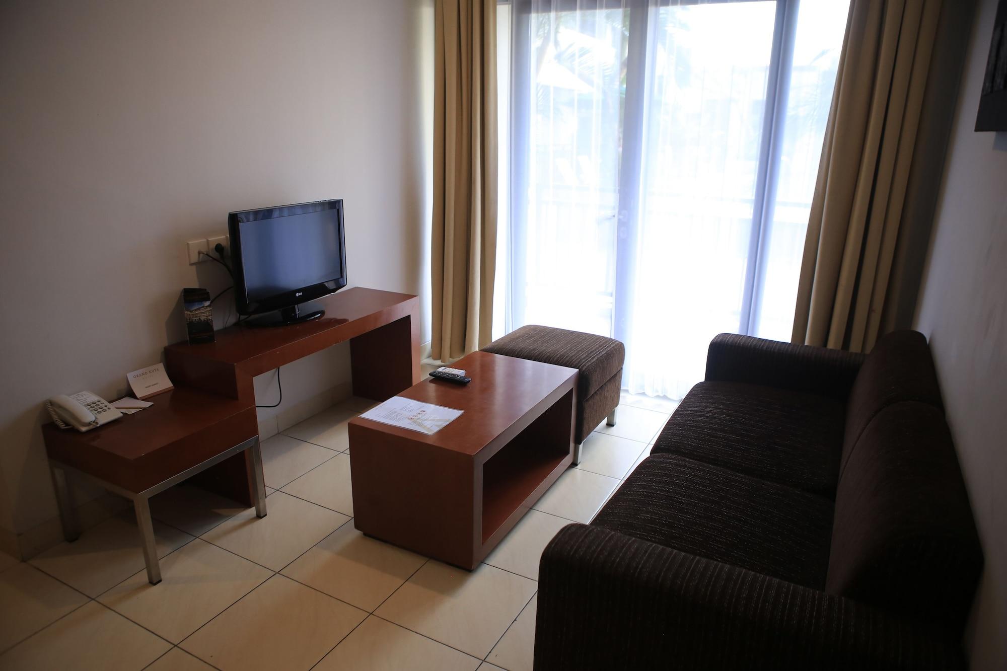 Grand Kuta Hotel And Residence Legian Esterno foto
