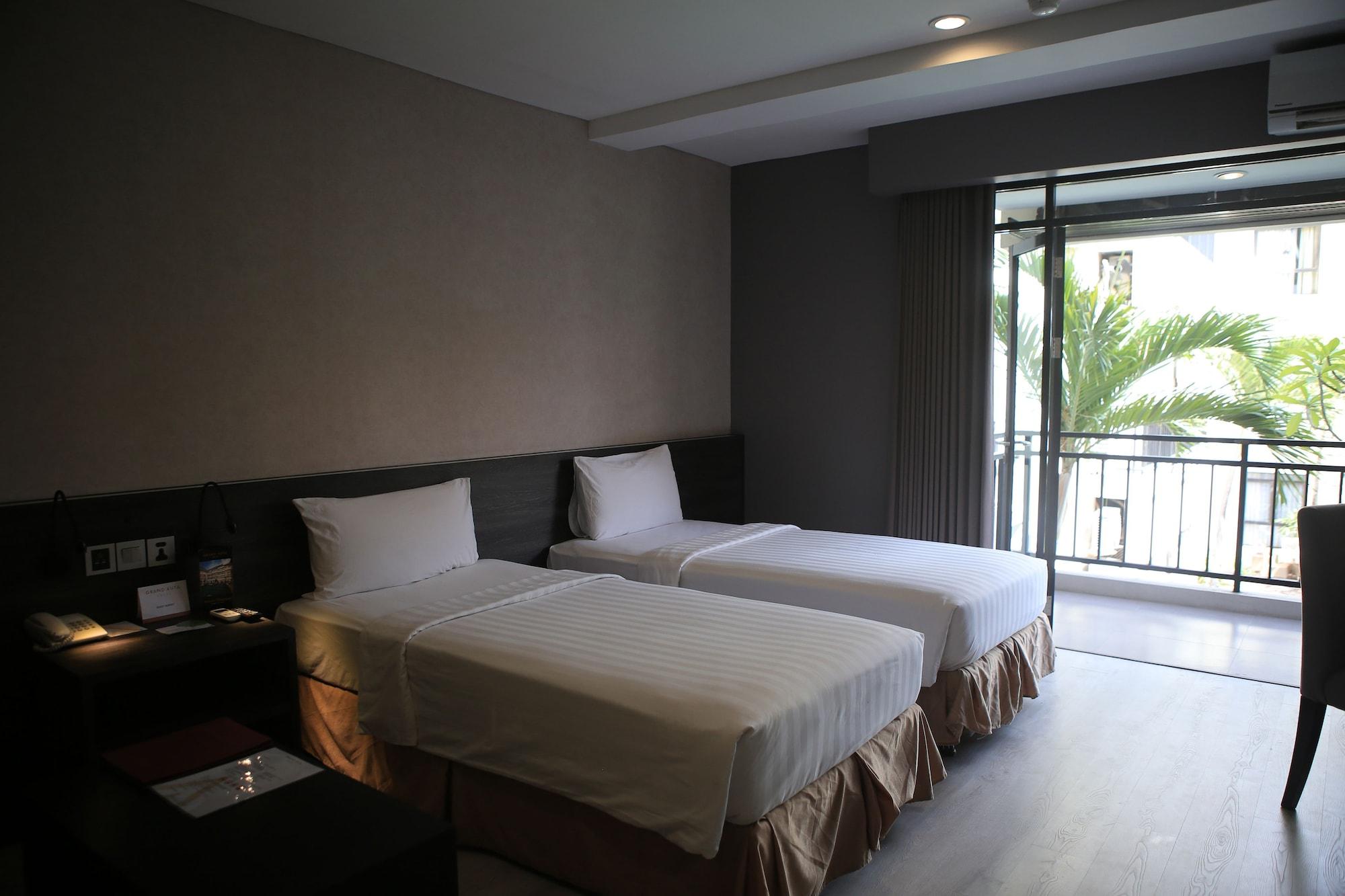 Grand Kuta Hotel And Residence Legian Esterno foto