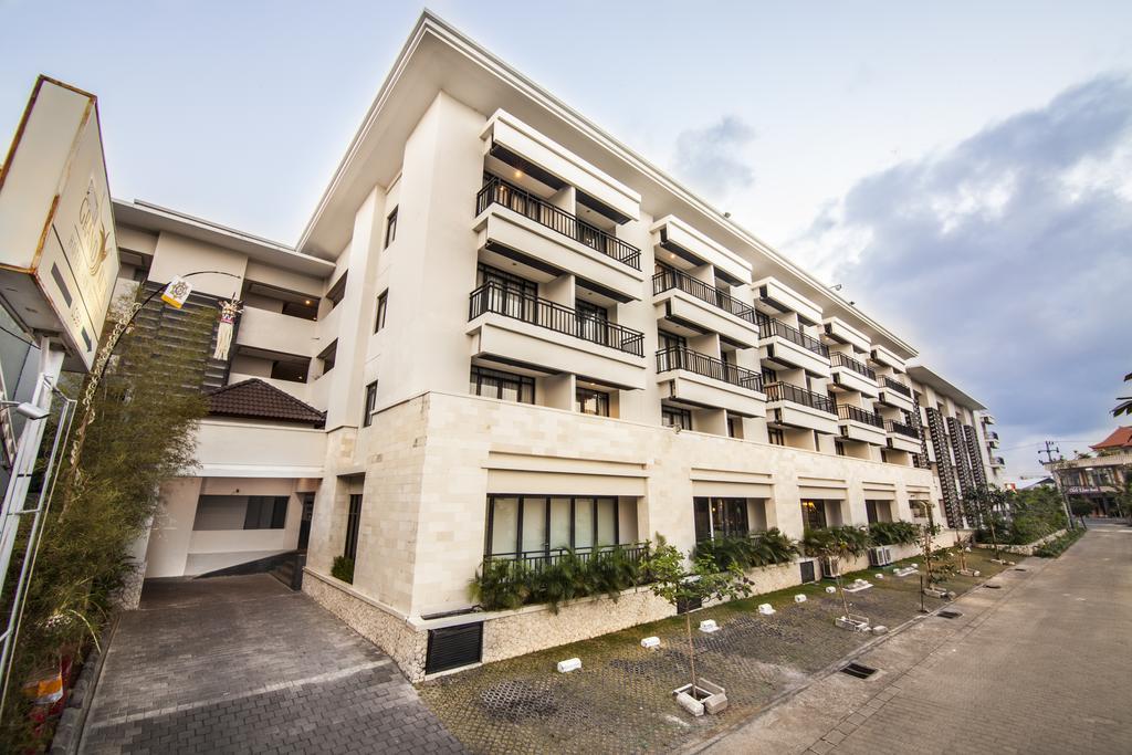 Grand Kuta Hotel And Residence Legian Esterno foto