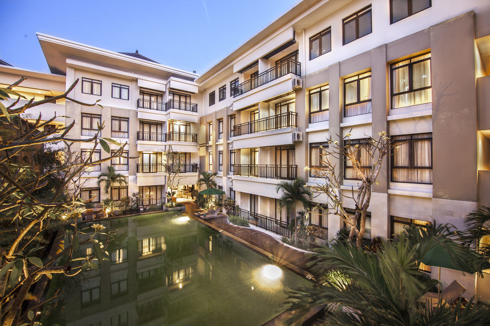 Grand Kuta Hotel And Residence Legian Esterno foto
