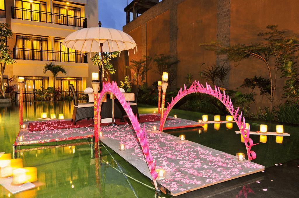 Grand Kuta Hotel And Residence Legian Esterno foto
