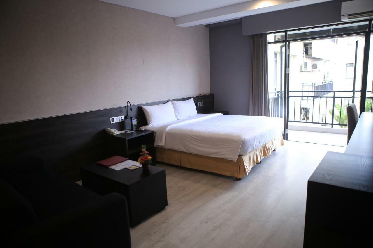 Grand Kuta Hotel And Residence Legian Esterno foto